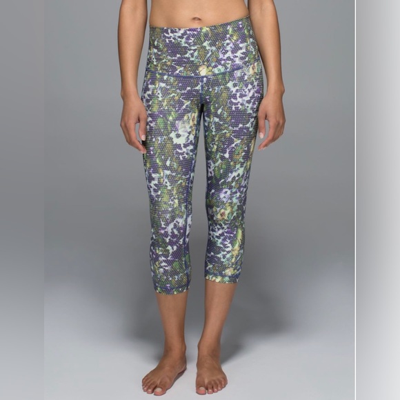 lululemon athletica Pants - Lululemon Wunder Under Crop 2 *Full On Luxtreme Roll Down In Floral Sport White